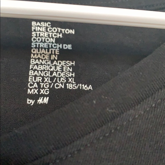 Black T-shirt - Picture 2 of 2